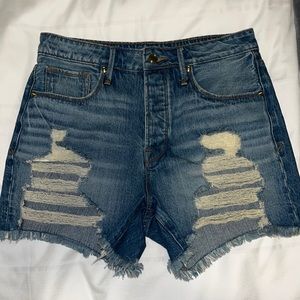 Good American bombshell shorts